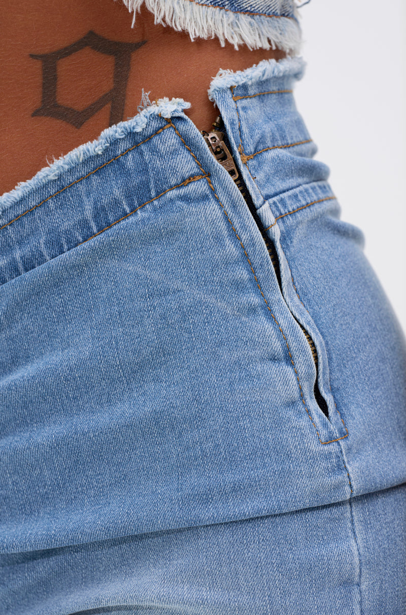 CINCHED UP SKINNY DENIM PANTS